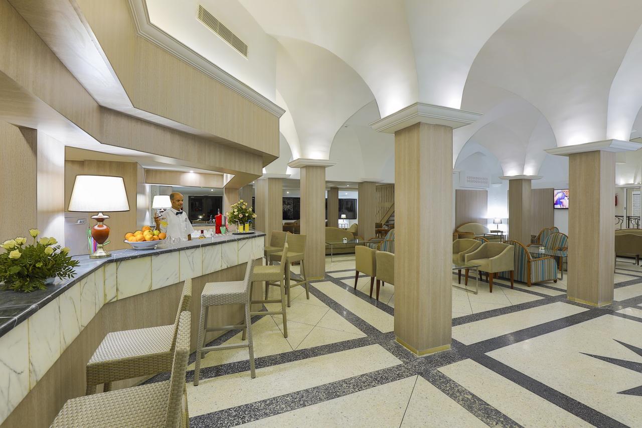 Hari Club Beach Resort Aghīr Eksteriør billede